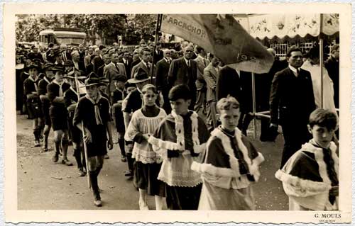 Scouts et enfants de choeur