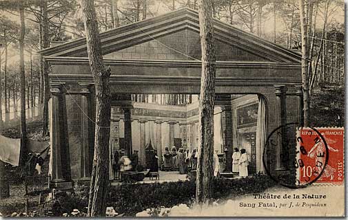 Le Théâtre